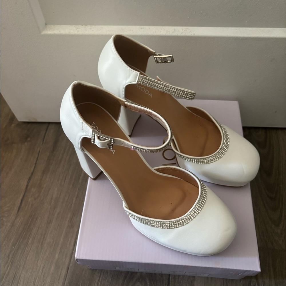 TOP Moda White Patent Leather Heels with Double Ankle Straps